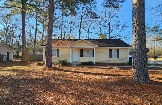 Home in Leesburg Available!