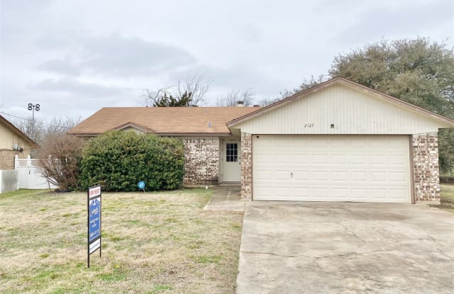 2127 Hidden Hill Dr - 2127 Hidden Hill Drive, Killeen, TX 76543