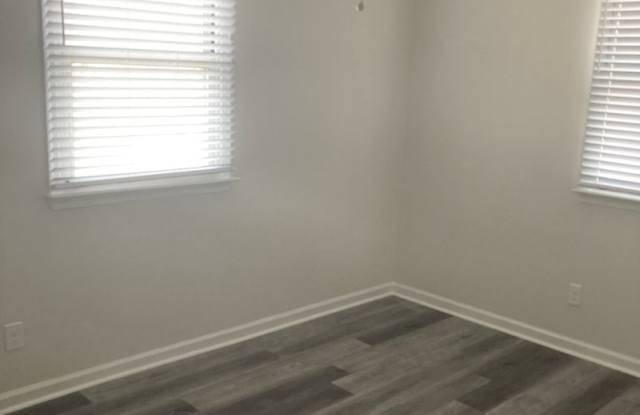 Adorable Condo in Sunset Hills! 2BR/1BA