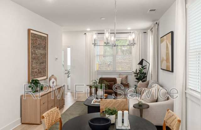 Photo of 708 N Dupont Avenue