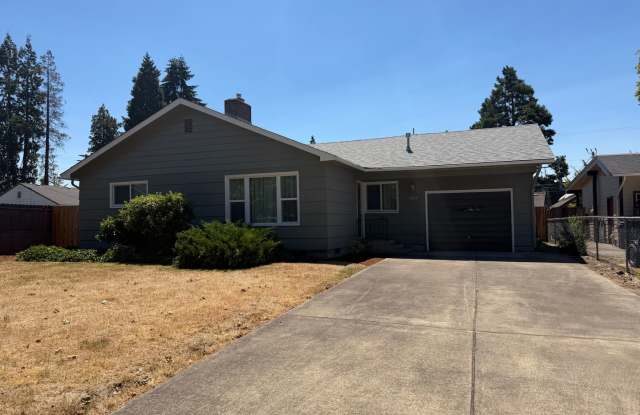 Beautifully updated 4-bedroom 2-bathroom home in a Springfield!