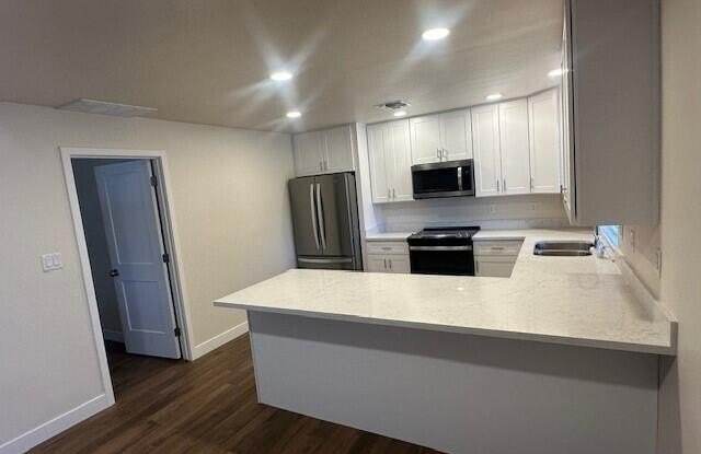 4213 E MANDAN Street E