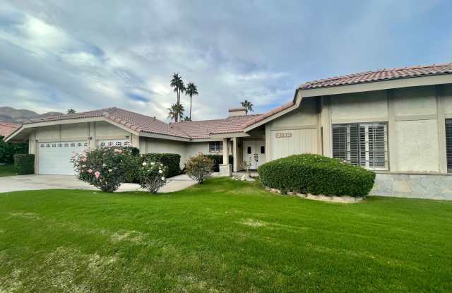 AVAILABLE NOW! 3 Bedroom 2.5 Bathroom Home in Palm Desert