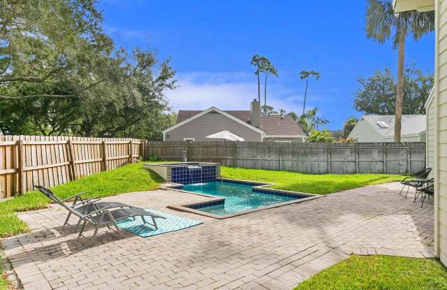 522 Goldenwood Way