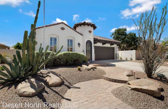 2403 E Dogwood Dr