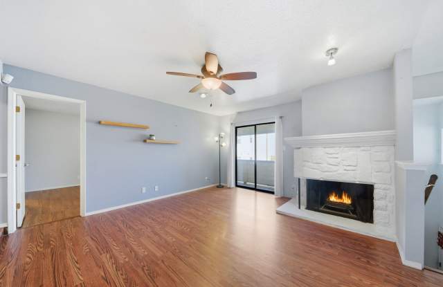 Move-in ready 2-bed, 2-bath condo in the desirable Shadow Mountain community!