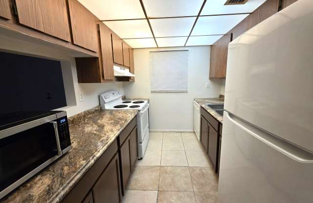 2000 North Congress Avenue#402