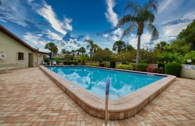 Seasonal Short-Term Villa located at Fairways of Capri with a Community Pool!