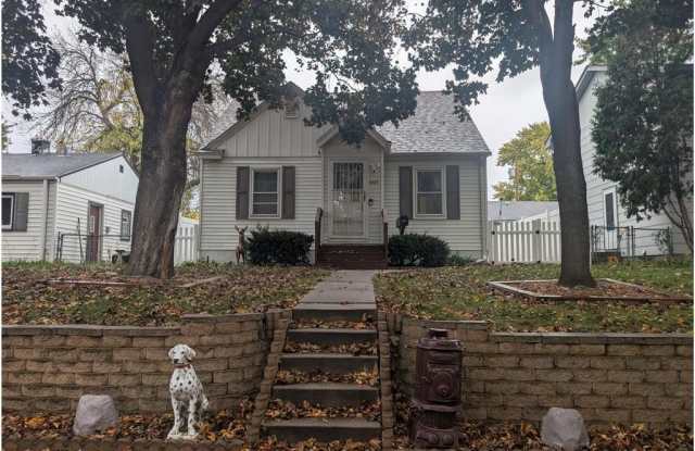 Photo of 5027. 6th Street NE