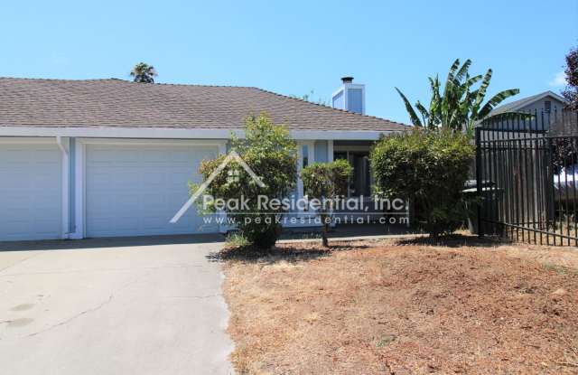 Photo of Spacious Updated 3bd/2ba Duplex with Garage