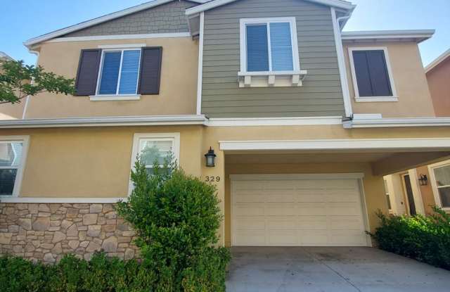 Photo of Charming 4 bed 2.5 bath in Anaheim! MUST SEE!!