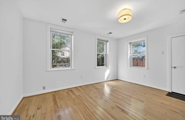 Photo of 511 P Street NW unit: 2