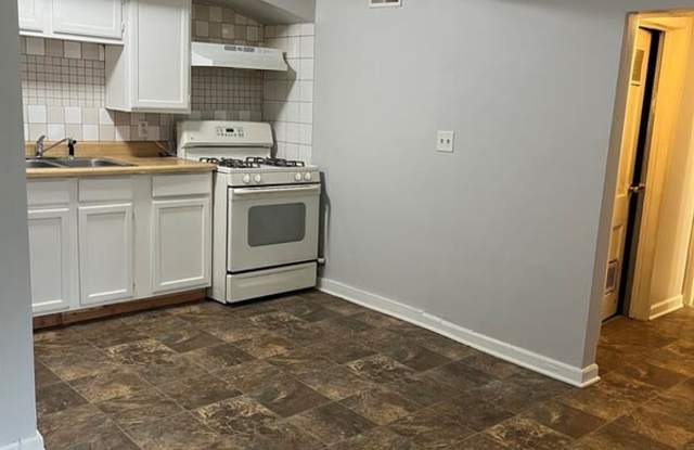 2124 I St