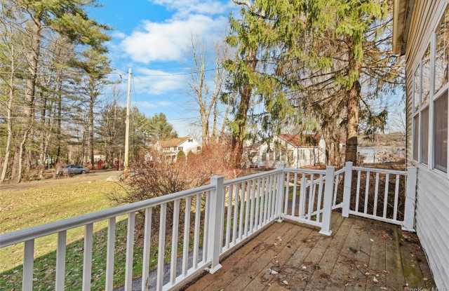 443 Sackett Lake Road