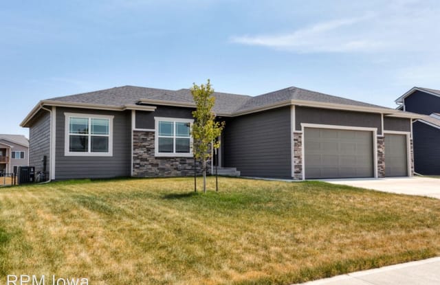 1521 NW Pine View Circle - 1521 Northwest Pine View Circle, Ankeny, IA 50023