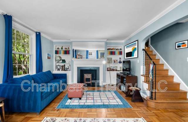 3524 Davenport St NW