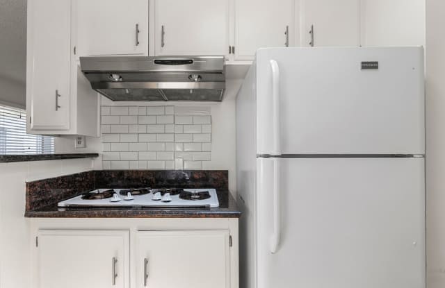 One-of-a-Kind 2-Bedroom Apartment in Prime Pico-Robertson Location! ** ONE MONTH FREE**