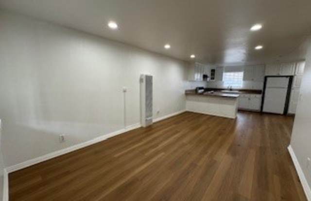 Photo of 8647 S. Figueroa St.