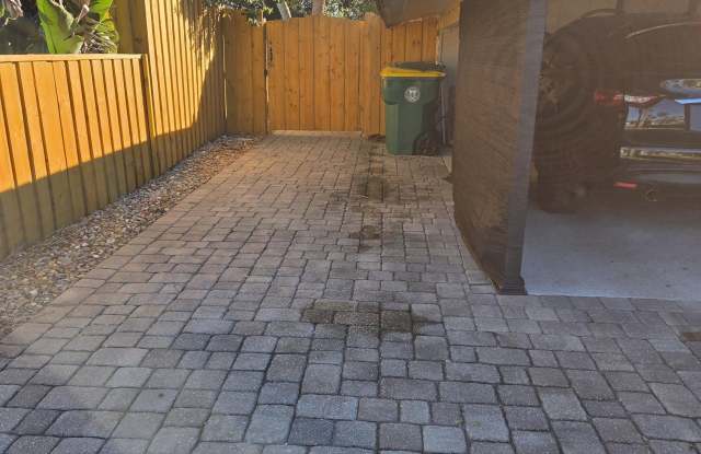 Photo of 1811 EASTERN Drive