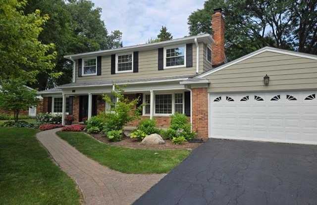 6951 Lee Crest Drive