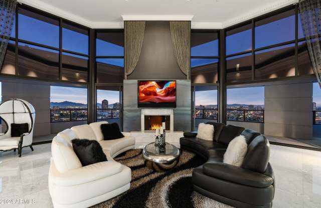 Photo of 1040 E OSBORN Road unit: 1901