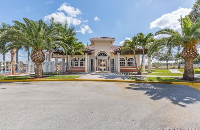 18125 NW 74th Ct - 18125 NW 74th Ct, Country Club, FL 33015