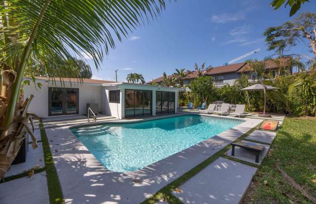 3000 NE 21st Terrace NE