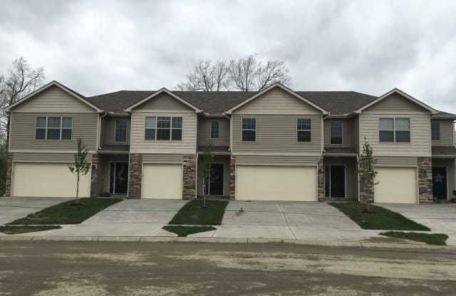 1413 NE Mary Ct - 1413 Northeast Mary Court, Grain Valley, MO 64029