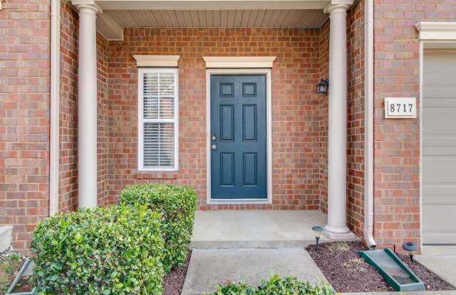 3 BR/2.5 BA Villas at Concord Place Townhome!!!