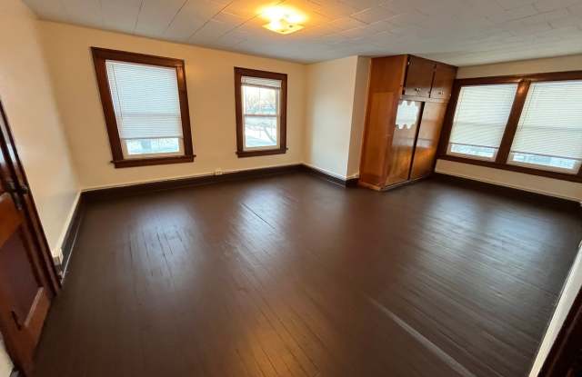3 Bedroom 1 Bathroom Single Family Home Whitehall