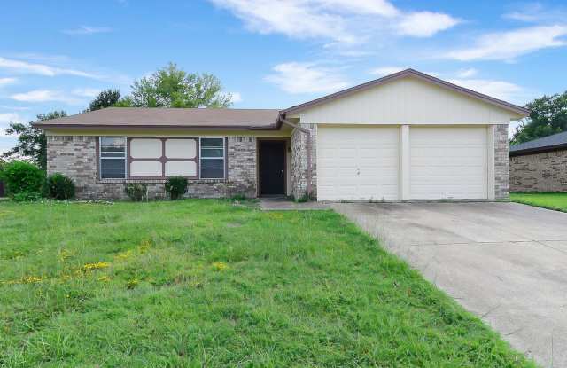 1703 La Fontaine - House