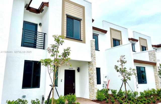 Photo of 20679 NE 7th Pl