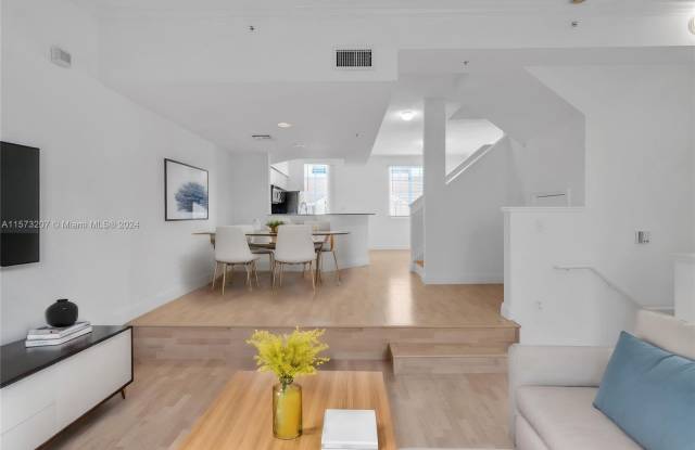 2921 Northeast 185th Street