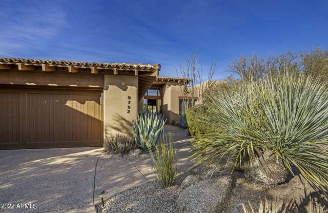 9792 E FORGOTTEN HILLS Drive