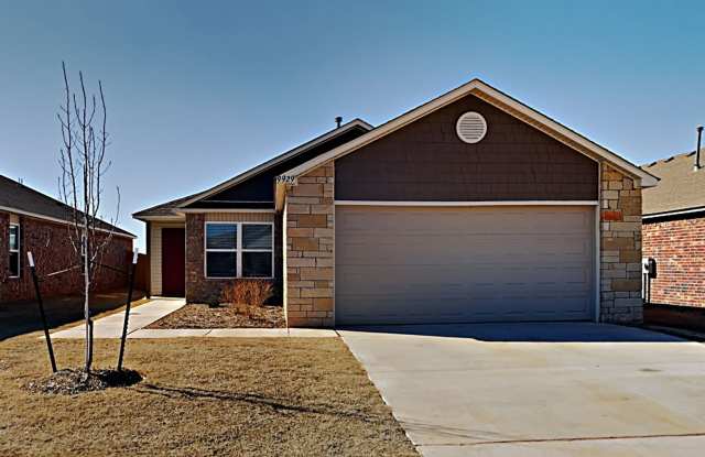 Very Nice 3 Bedroom 2 Bath Home in Yukon Schools