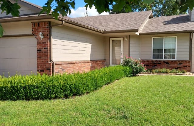 5332 S Stoneborough Ct - 5332 South Stoneborough Court, Wichita, KS 67217