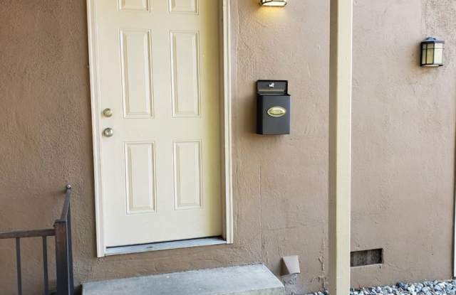 PRICE REDUCTION!! NICE UPDATED DUPLEX IN SACRAMENTO!!