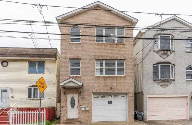 Photo of 325 CLAREMONT AVE