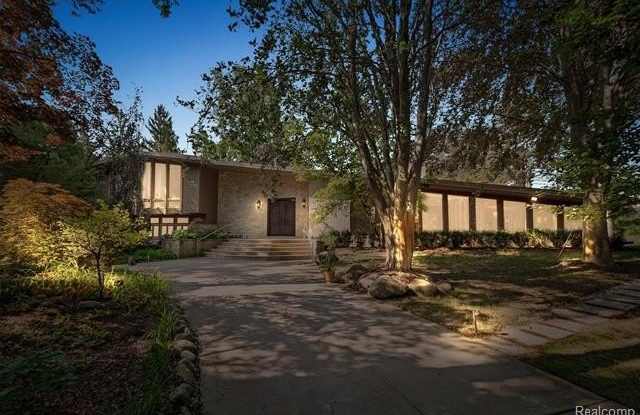 Photo of 1125 ETON CROSS Road