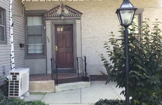 Photo of 134 E Queen St