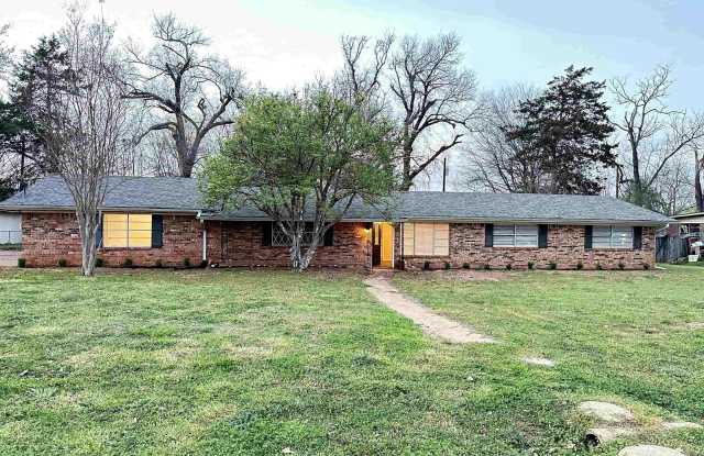 109 Lynch - 109 Lynch Drive, Bullard, TX 75757