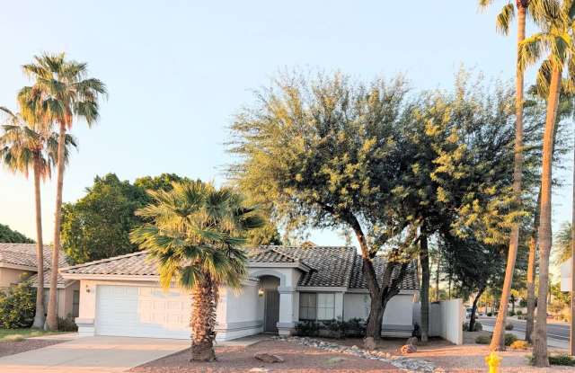 Photo of AVAILABLE NOW Beautiful Home with Sparkling Pool in Superstition Springs!!