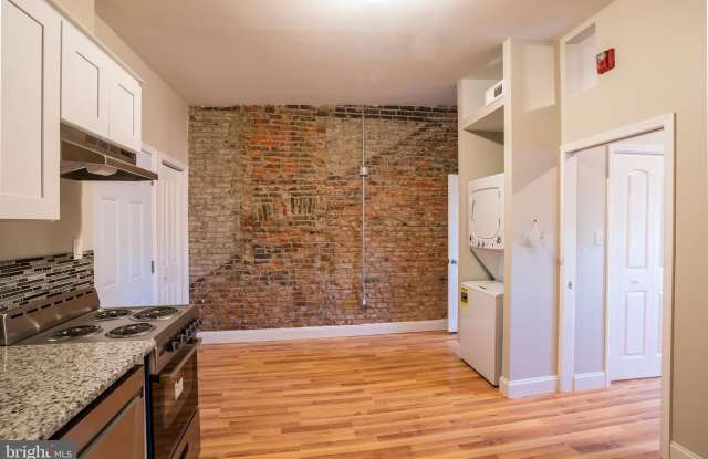 1126 E PASSYUNK Avenue unit: 3