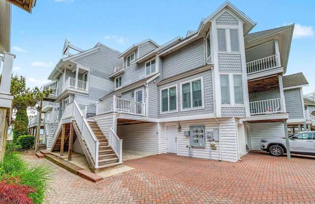 1908 East Dr