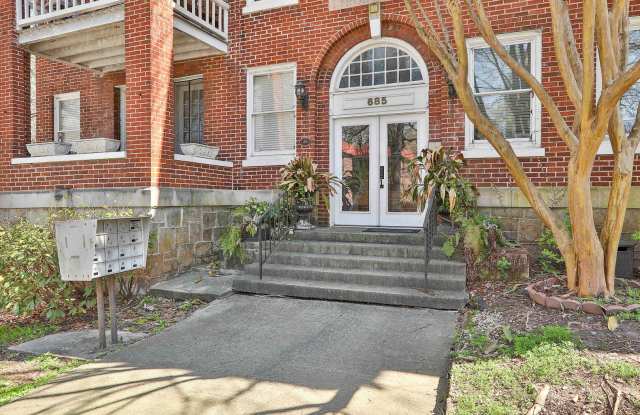 685 Argonne Ave. #14