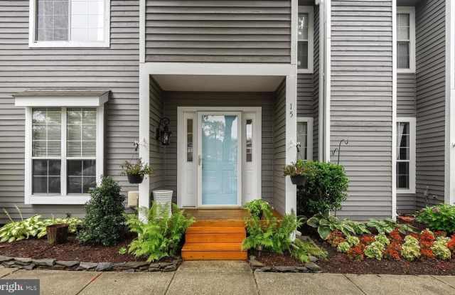 15 EDGEWOOD GREEN COURT