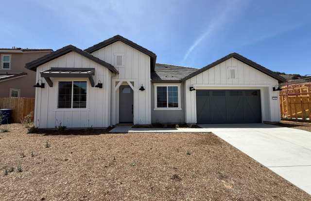 Beautiful New-Build Home in Peaceful Wine Country Setting