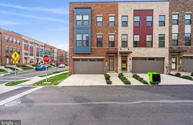 2715 EVANSGREEN Drive