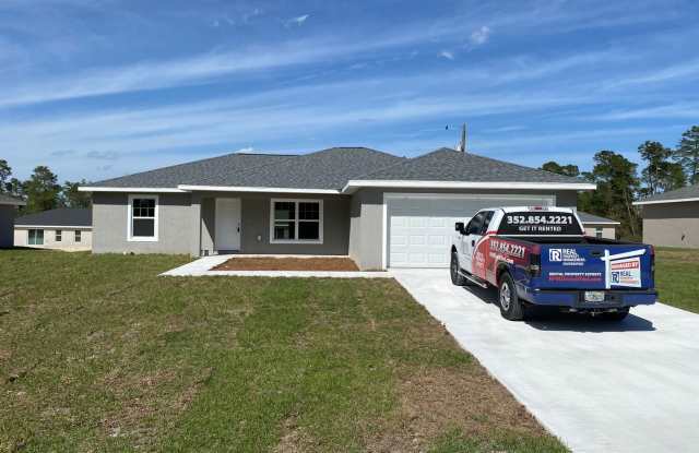 Photo of Custom Home - Desirable SW Ocala Neighborhood 3/2/2 **Won't Last**