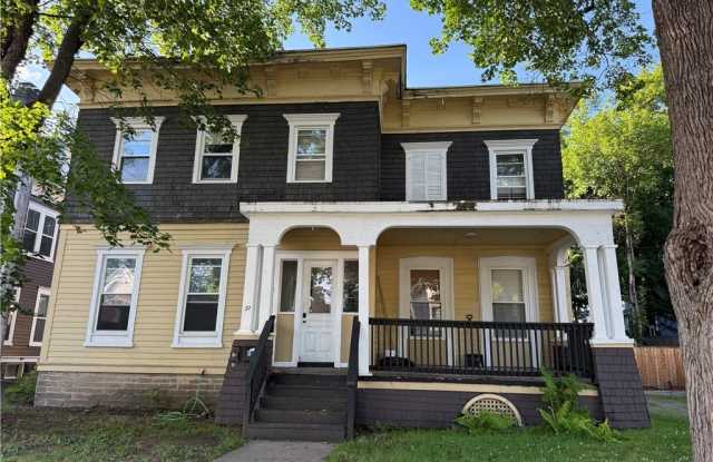 31 Cedar Street